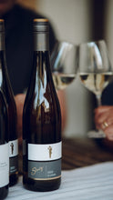 Laden Sie das Bild in den Galerie-Viewer, 2023 Silvaner trocken